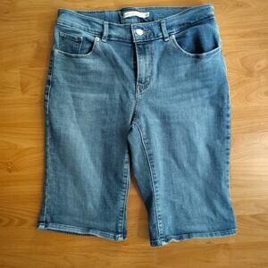 Levi’s Classic Bermuda Shorts Women’s Size 26 Medium Blue Stretch